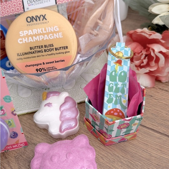 Sparkling Champagne Spa Gift Basket - Thank You Gift, Valentine's Day Gift - Picture 4 of 5